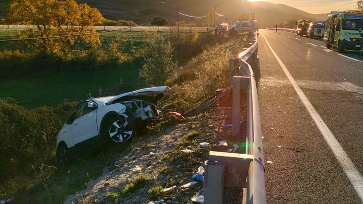 Accidente de tráfico en Villatoro / @EmergenciaAvila
