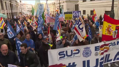 Miles de policías y guardias civiles se manifiestan en Madrid para reclamar mejoras profesionales