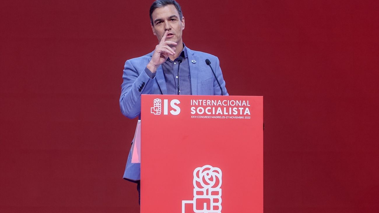 El presidente del Gobierno, Pedro Sánchez, interviene durante la última jornada del XXVI Congreso de la Internacional Socialista (IS), en IFEMA