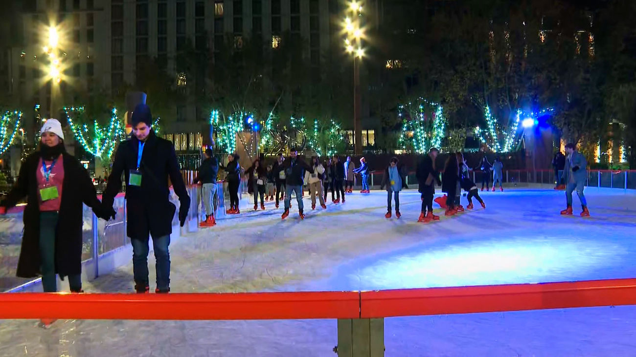 La pista de patinaje de Plaza de España abre hasta el 8 de enero