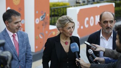 Yolanda Díaz y sindicatos alzan la voz contra la reforma de las pensiones propuesta por Escrivá