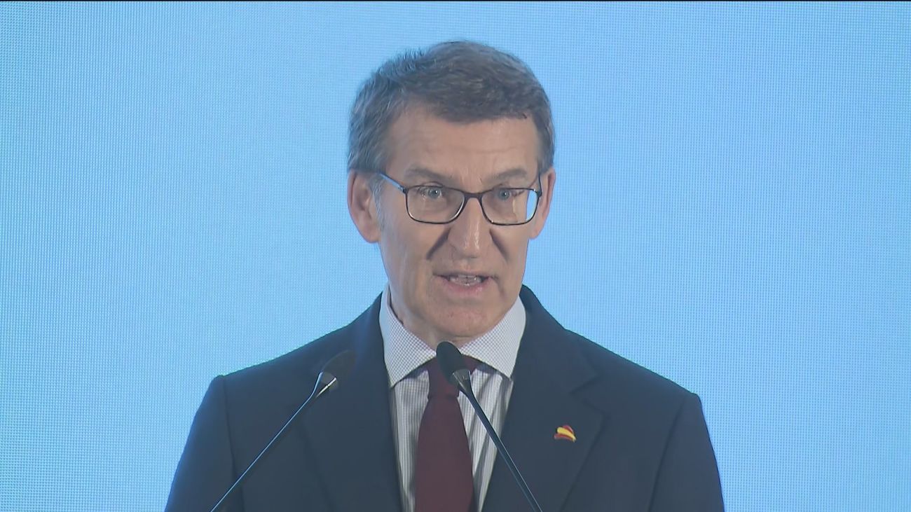 Feijóo ve "inaudito" que Irene Montero siga como ministra