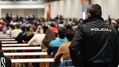 El Supremo anula las oposiciones a Policía Nacional excluir a aspirantes operados de los ojos