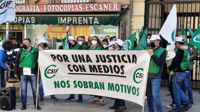 Funcionarios de Justicia se concentran para protestar contra el nuevo modelo organizativo