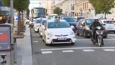 Madrid "flexibiliza" los horarios en el taxi para poner "más oferta" durante la Navidad