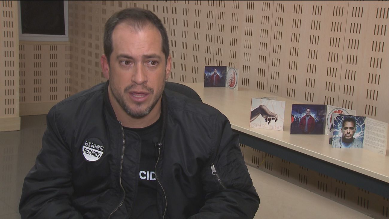 El Langui presenta su nuevo disco para golpear conciencias