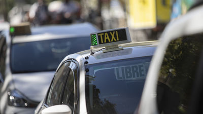 Tres detenidos por intentar obtener el permiso para conducir taxis de forma fraudulenta
