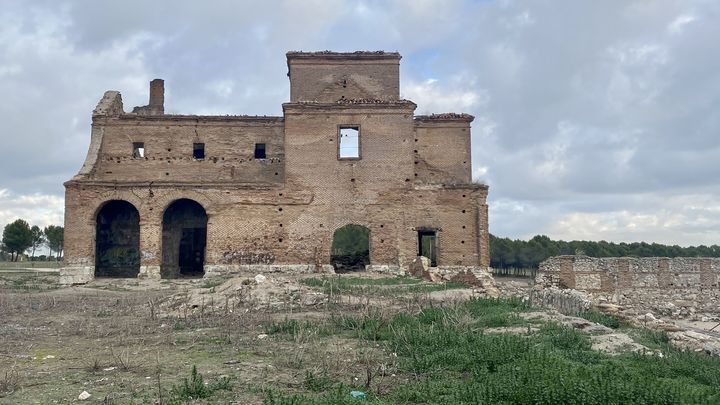 Ruinas de la Iglesia de San Pedro Apóstol / PAULA SERRANO