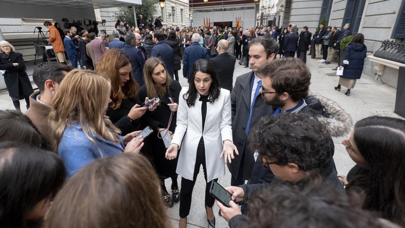 Arrimadas y Bal escenifican su división en el acto de homenaje a la Constitución