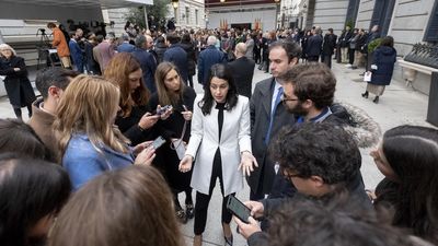 Arrimadas y Bal escenifican su división en el acto de homenaje a la Constitución