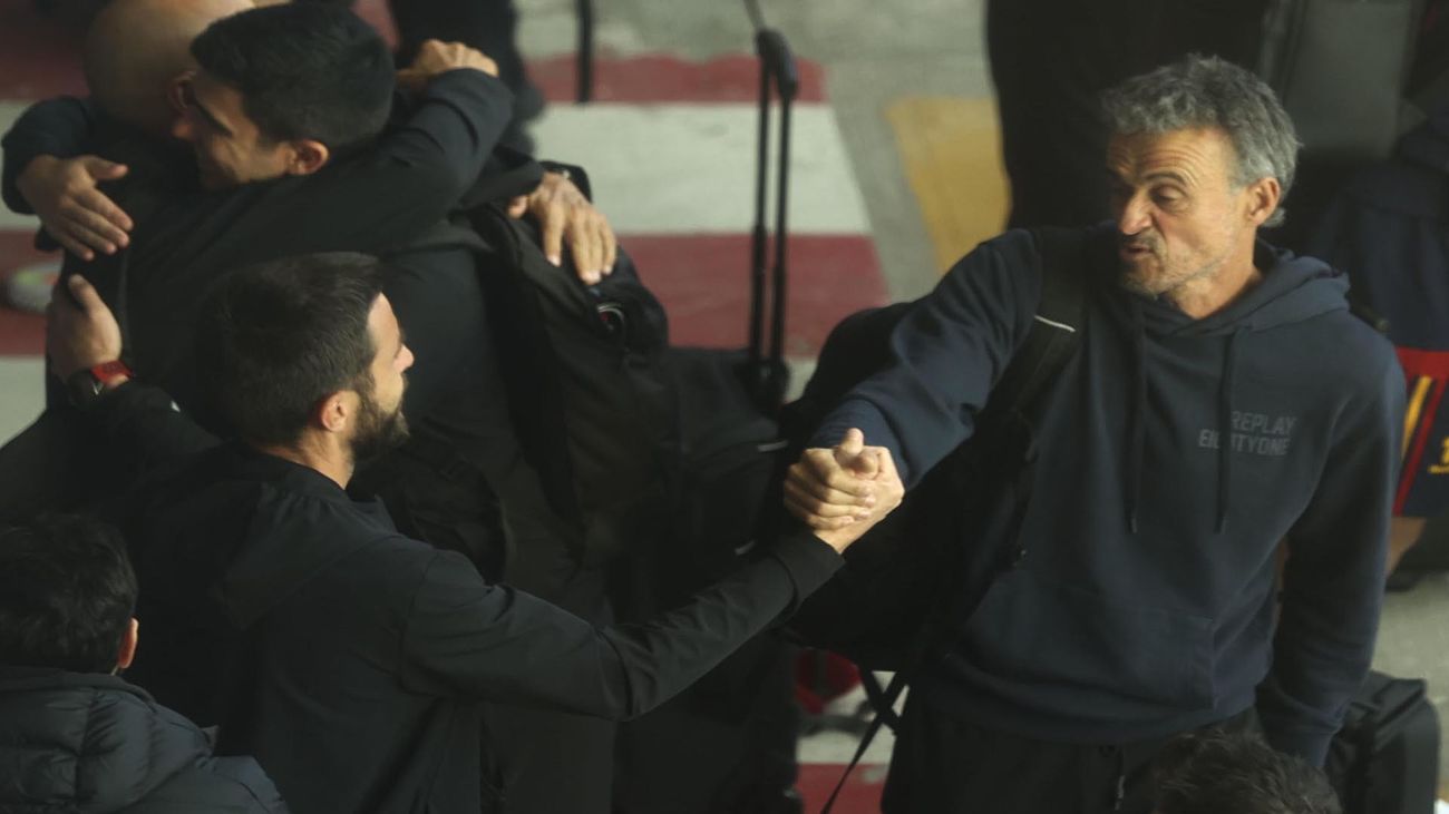 España separa sus caminos en Barajas tras el fiasco en el Mundial