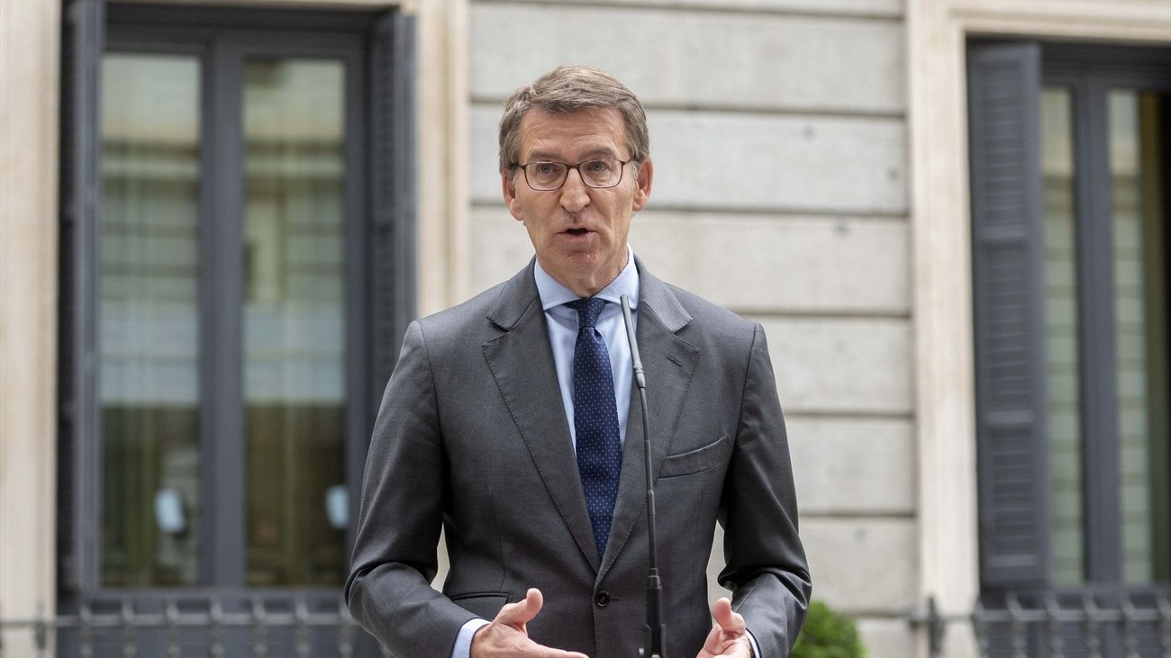 Feijóo aconseja a Ciudadanos  "despedirse" de la forma "más digna posible"