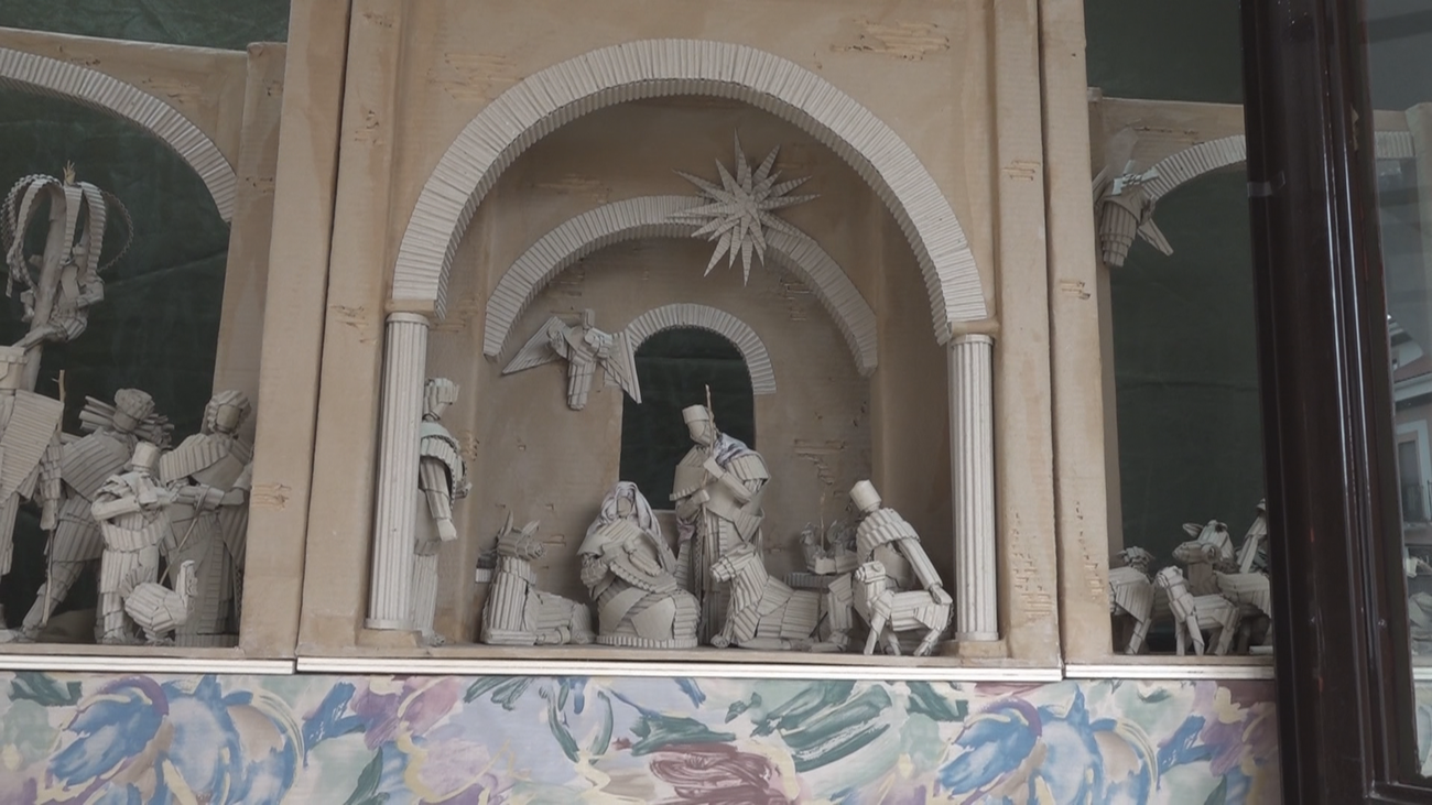 Torrejón de la Calzada monta un Belén hecho de cartón