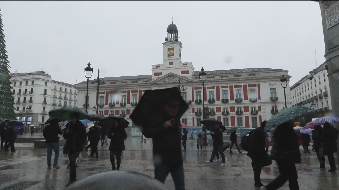 Paraguas en la Puerta del Sol