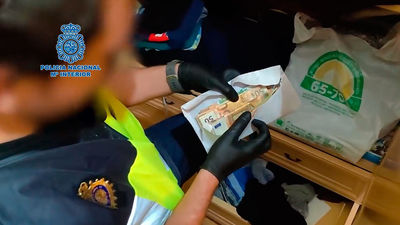La Policía desarticula en una red que estafaba en gasolineras con tarjetas de repostaje en Cataluña, Valencia y Tenerife