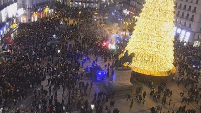 Centenares de aficionados marroquíes vuelven a celebrar en Sol el éxito de Marruecos en el Mundial