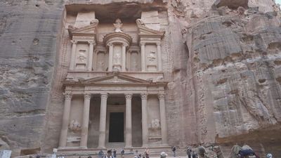 El Tesoro de Petra, una de las 7 maravillas del mundo que los beduinos pensaban que ocultaba riquezas