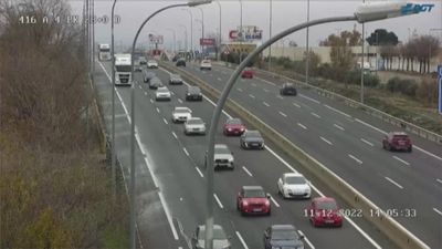 La lluvia no pone fácil la operación retorno en Madrid