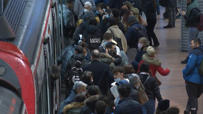 Mañana caótica en las Cercanías por  averías en varios trenes con grandes retenciones y demoras