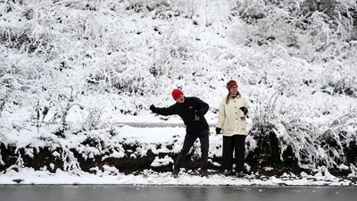 Mueren tres niños en Inglaterra tras ser rescatados de un lago congelado