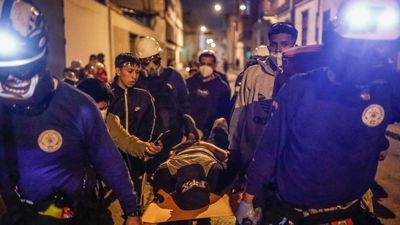 Siete muertos y más de 100 policías heridos en los disturbios de Perú