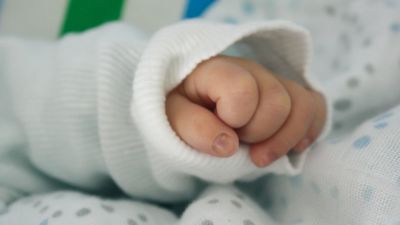 Estudian una vacuna para embarazadas que protegerá al bebé del Virus Respiratorio Sincitial