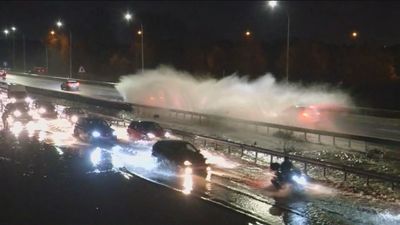 Peligro con las balsas de agua que se forman en las carreteras de Madrid