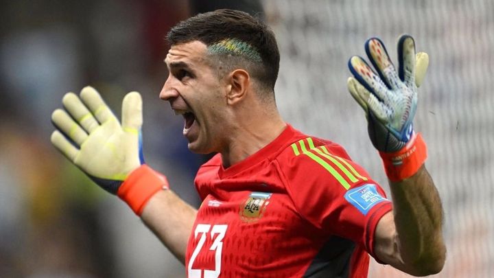 Dibu Martínez / @emimartinezz1