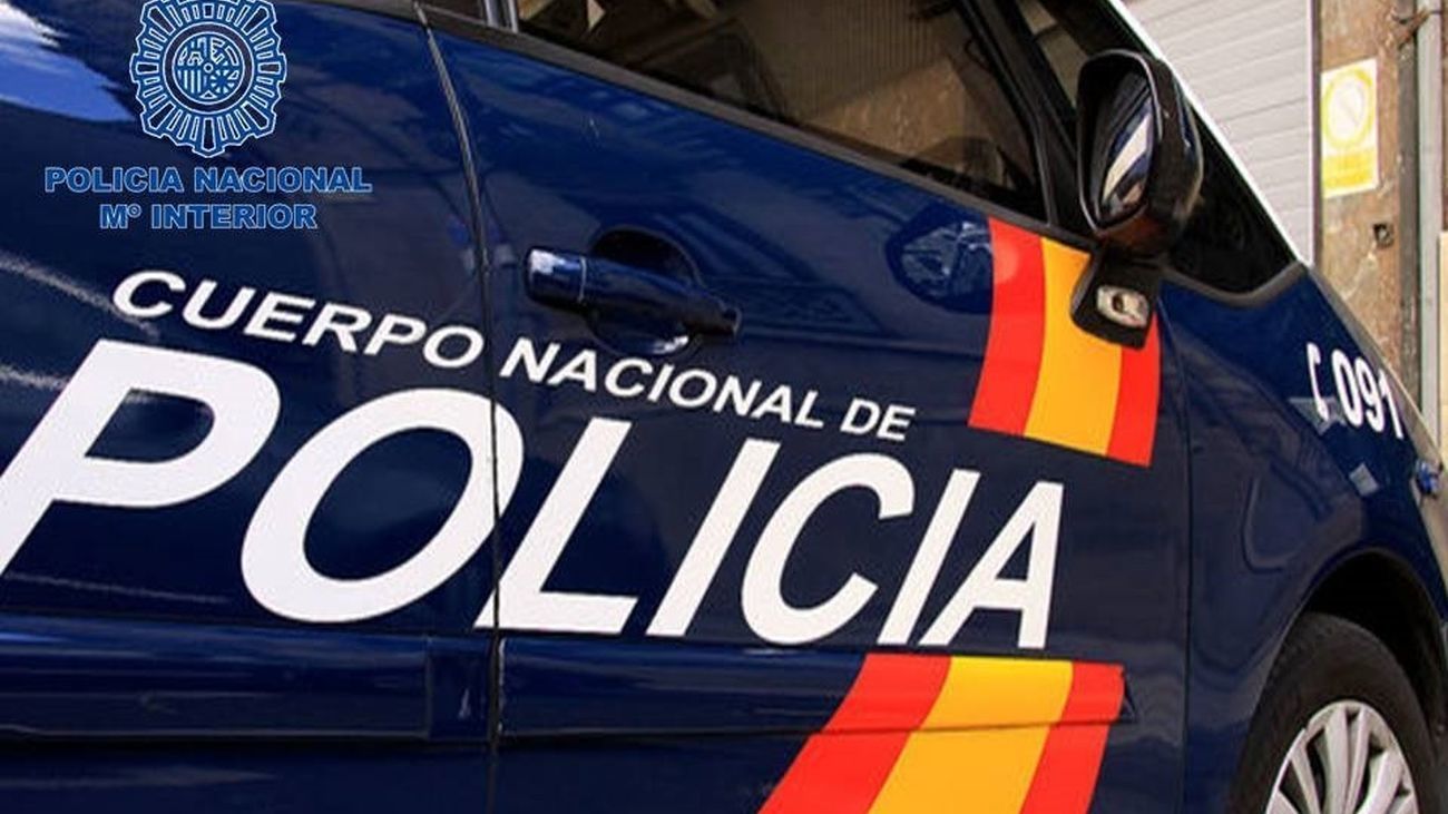 Un hombre apuñala a su expareja delante de sus hijos en Sevilla