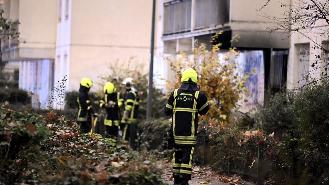 La investigación por el incendio cerca de Lyon no descarta la intención criminal