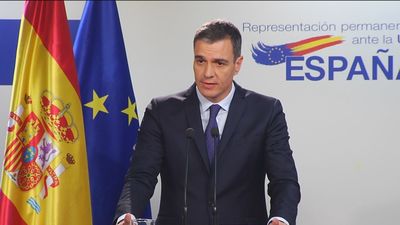 Sánchez toma partido contra el TC mientras Feijóo le recuerda que situó ayer al PSOE contra la Constitución