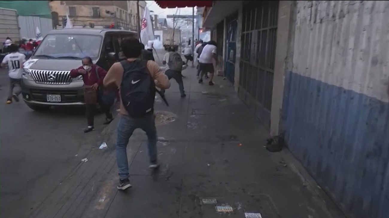 Nueve fallecidos en el primer día del estado de emergencia de Perú