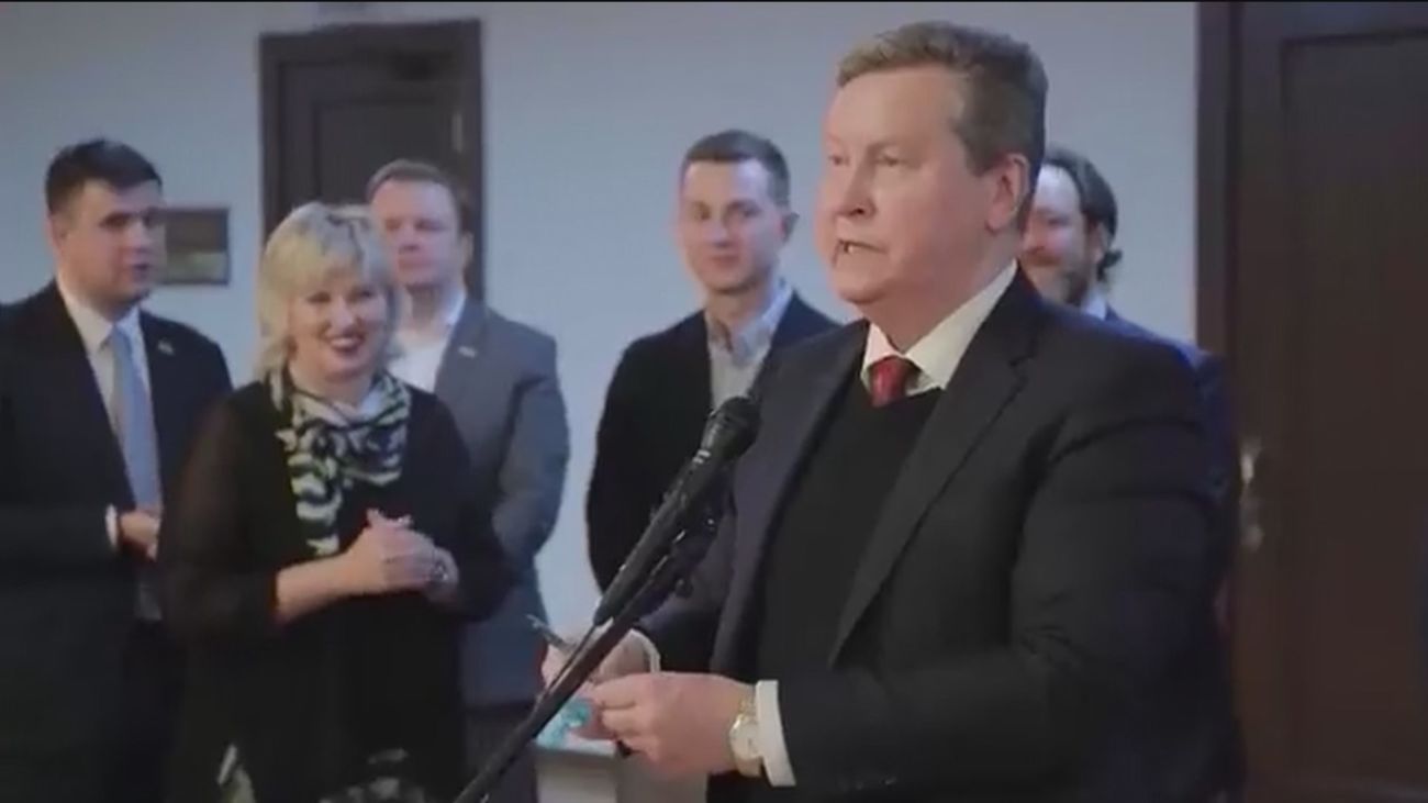 Máxima crueldad de un diputado ruso con un niño de Kiev: "Tranquilo, tendrás cohetes"