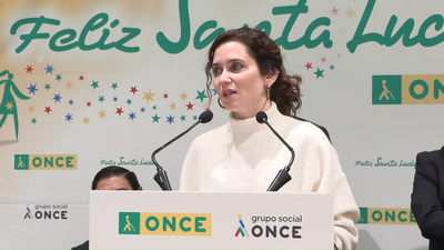 Ayuso aboga por que las administraciones "acompañen  a la sociedad civil", pero "sin imponer"