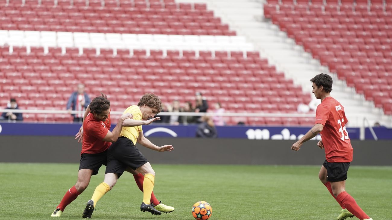 Almeida disputa en el Metropolitano un partido benéfico