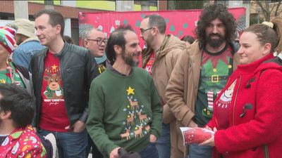 En busca en Parla del jersey navideño más feo