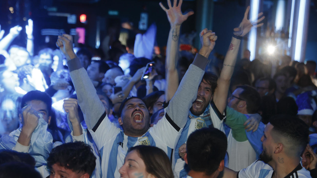 Argentinos viven la final del Mundial en la Sala Shoko de Madrid