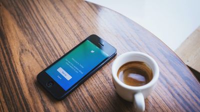 Twitter anuncia que prohíbe los enlaces a redes sociales de la competencia