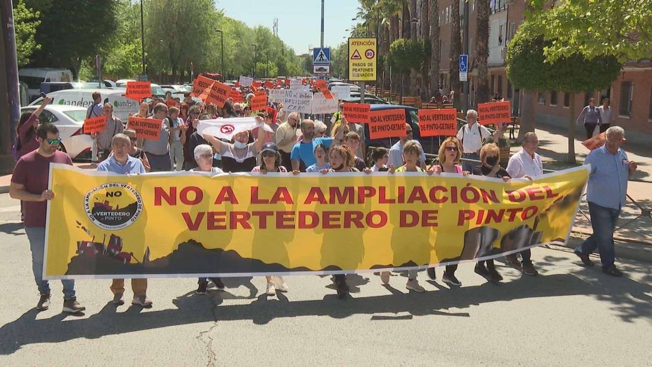Manifestación contra la ampliación del vertedero de Pinto