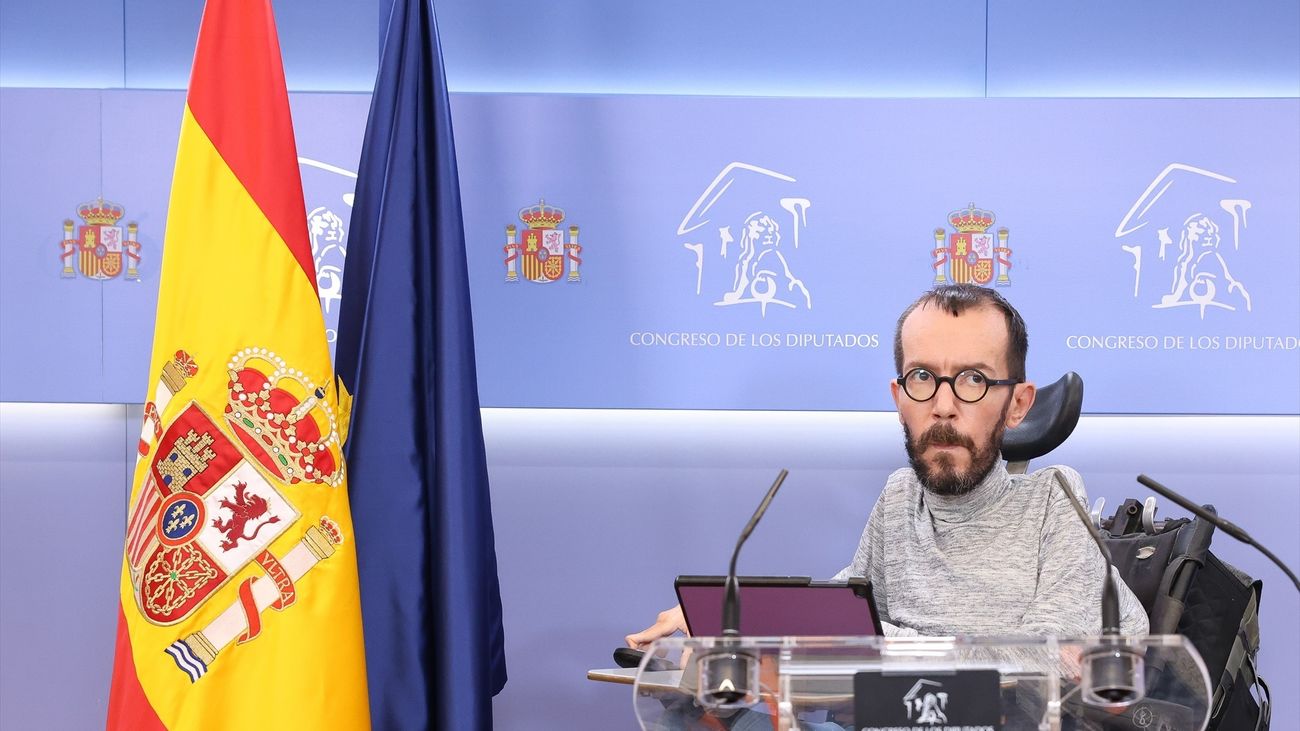 Podemos habla de golpe a la democracia y llama a la desobediencia