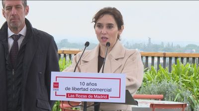 Díaz Ayuso reivindica diez años de libertad de horarios comerciales en la Comunidad