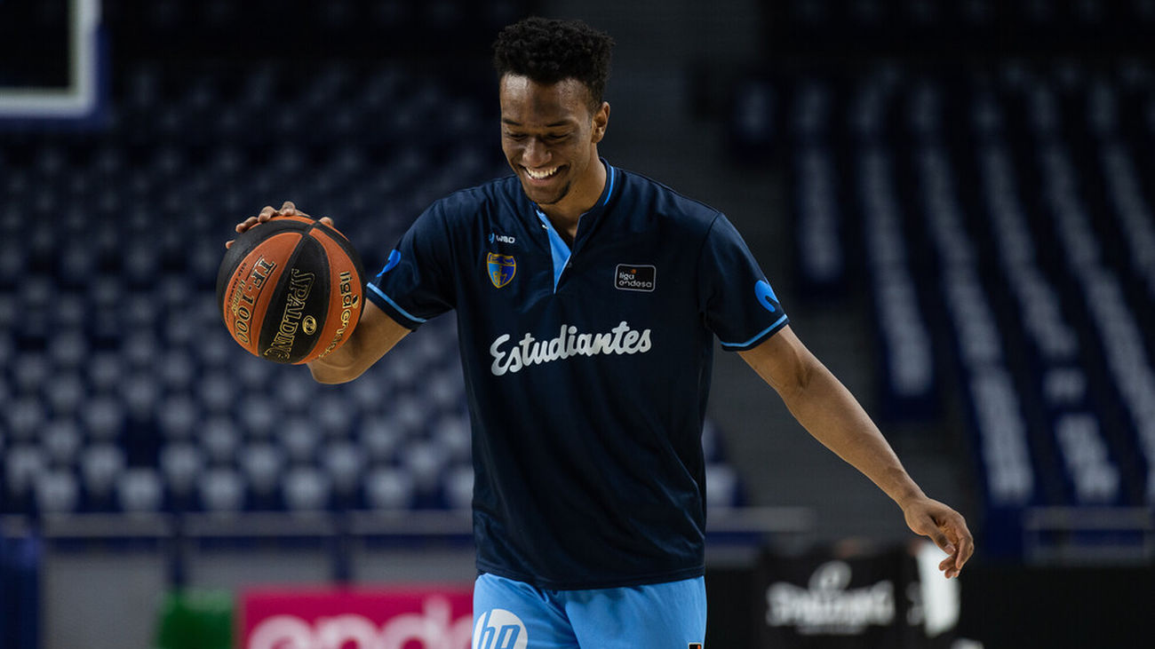 Adams Solá: "Seguimos mirando hacia arriba"