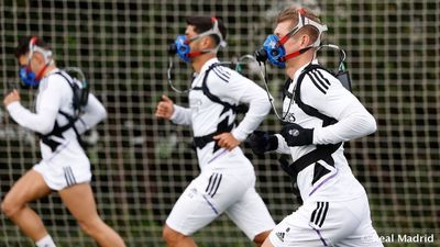 Kroos regresa al grupo en un día de test físicos exigentes