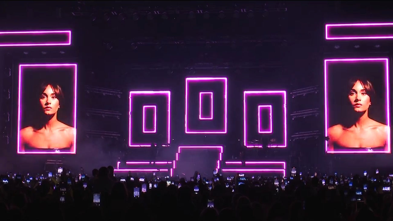 Aitana cierra su gira en Madrid con Laura Escanes y su novio, Álvaro de Luna, entre los asistentes