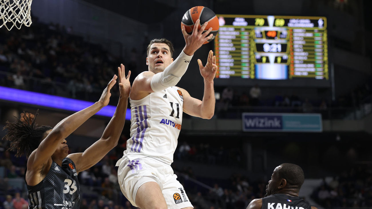 El Real Madrid impone su físico ante el Villeurbanne, 92-73