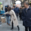 Feijóo y Ayuso comparten paseo navideño por el centro de Madrid