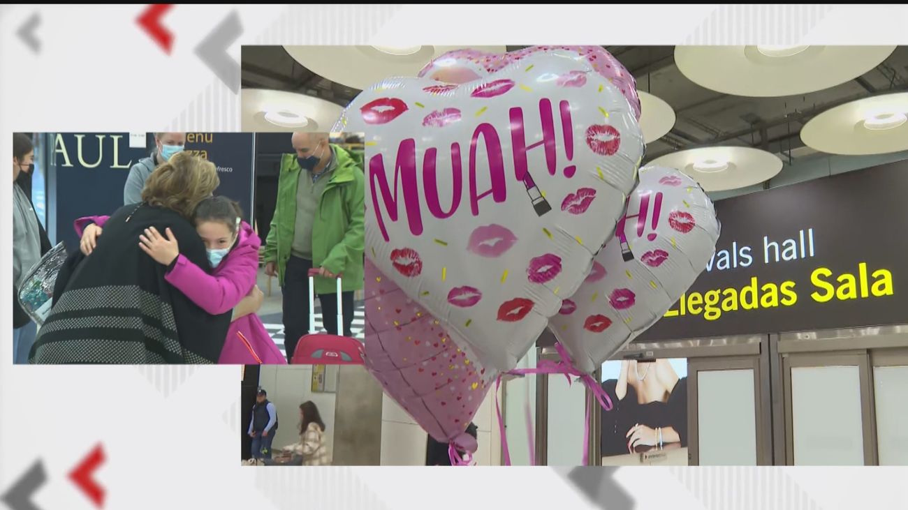 ¿Qué es la felicidad? Para saberlo acude a la terminal de llegadas de Barajas