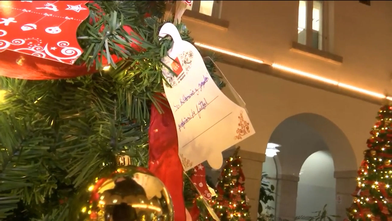 El 'Bosque de los Deseos', donde se hace la magia para los madrileños de cara a 2023