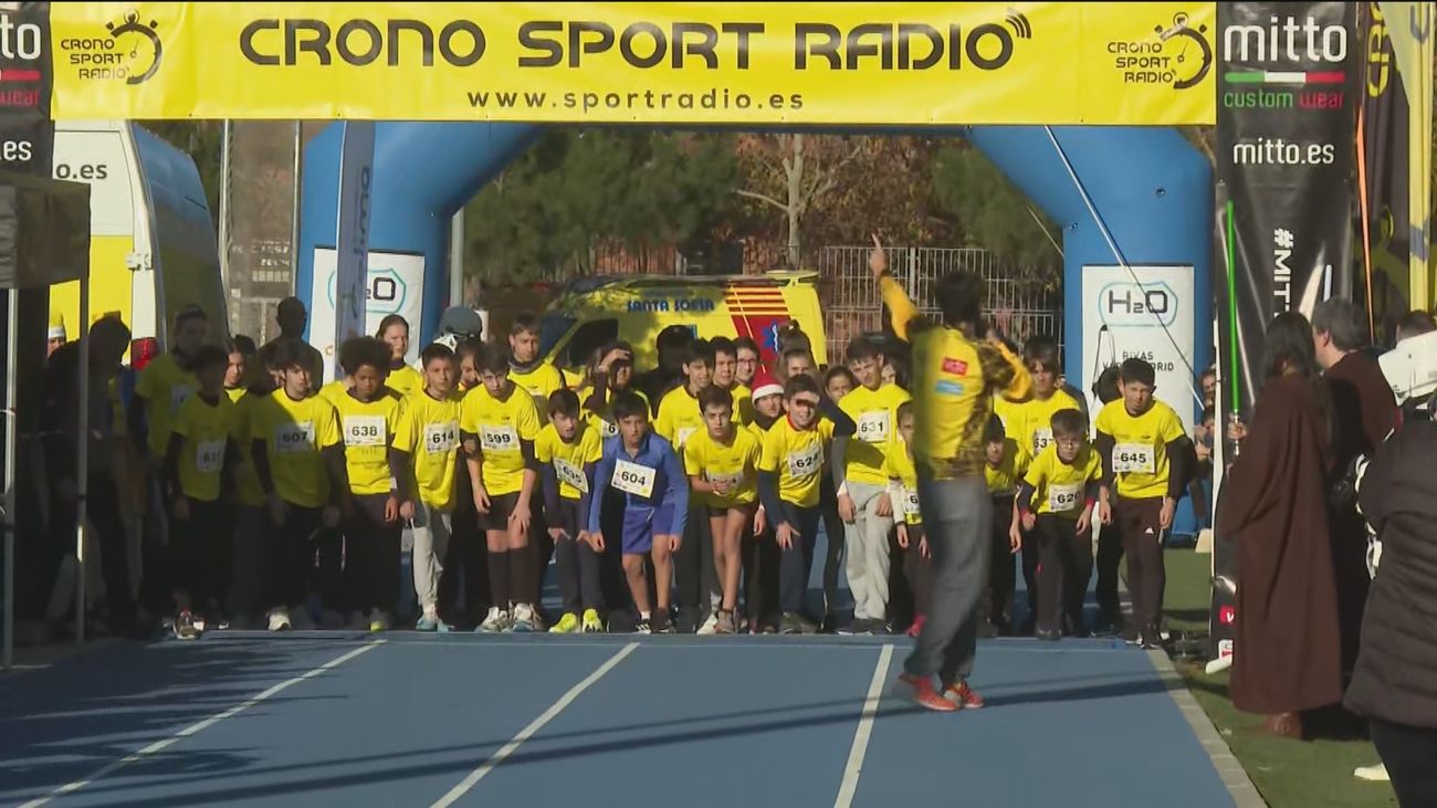 Cerca de 1.000 niños y jóvenes corren la San Silvestriña vallecana