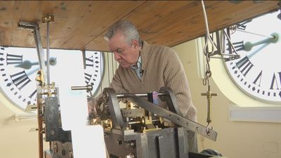 Todo a punto para que el Reloj de la Puerta del Sol anuncie el nuevo año